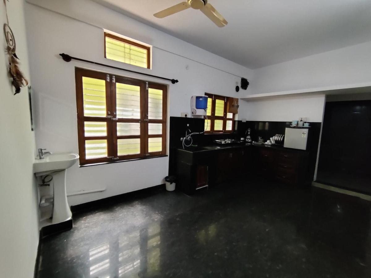 Appartamento Yoga House Vanivilasa Puram Esterno foto