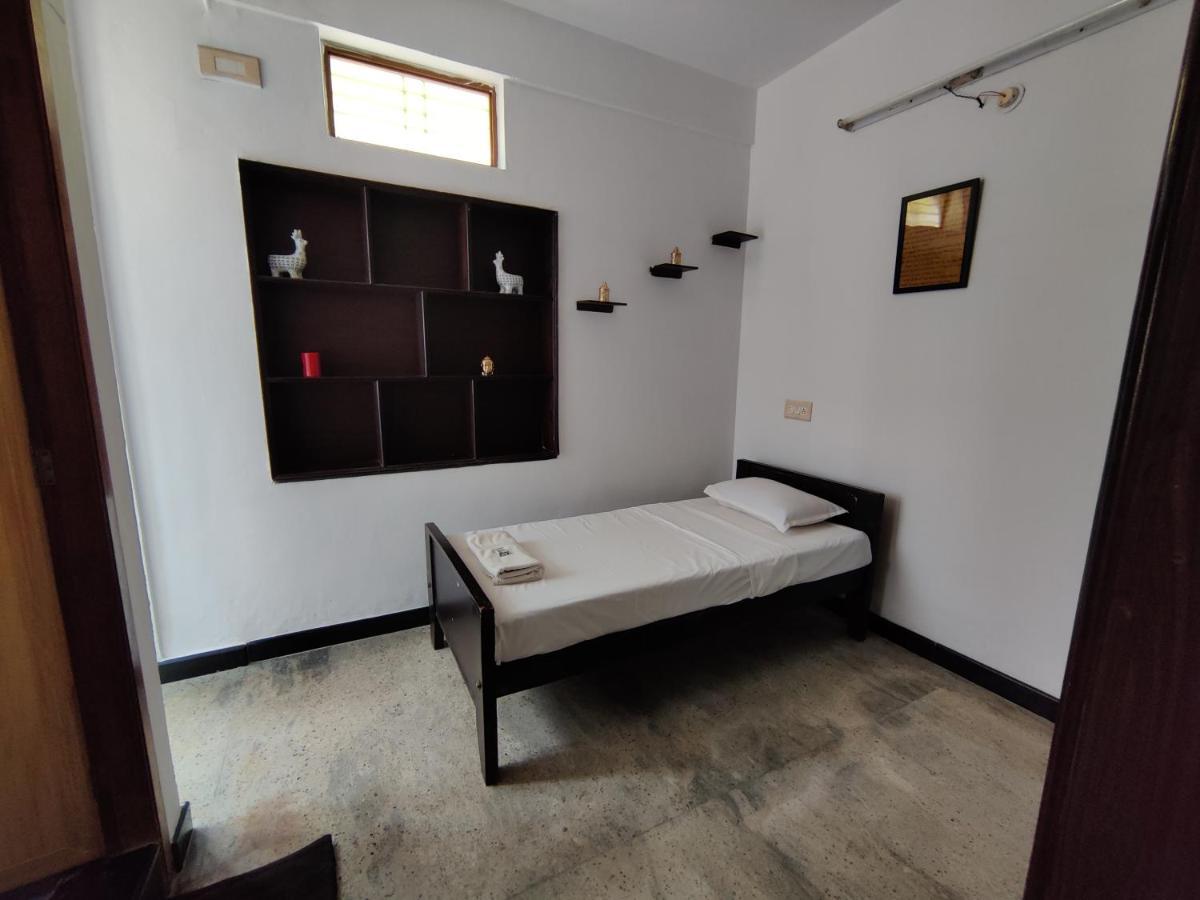 Appartamento Yoga House Vanivilasa Puram Esterno foto
